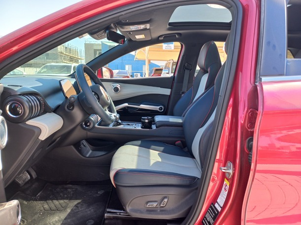 Car image 12