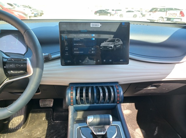Car image 16