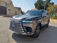 مستعمله 2022 لكزس LX600 للبيع فى الرياض