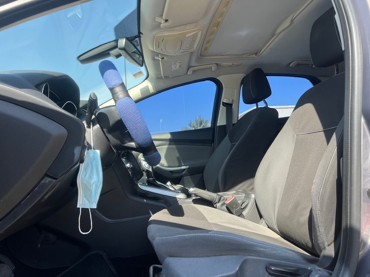 Car image 12