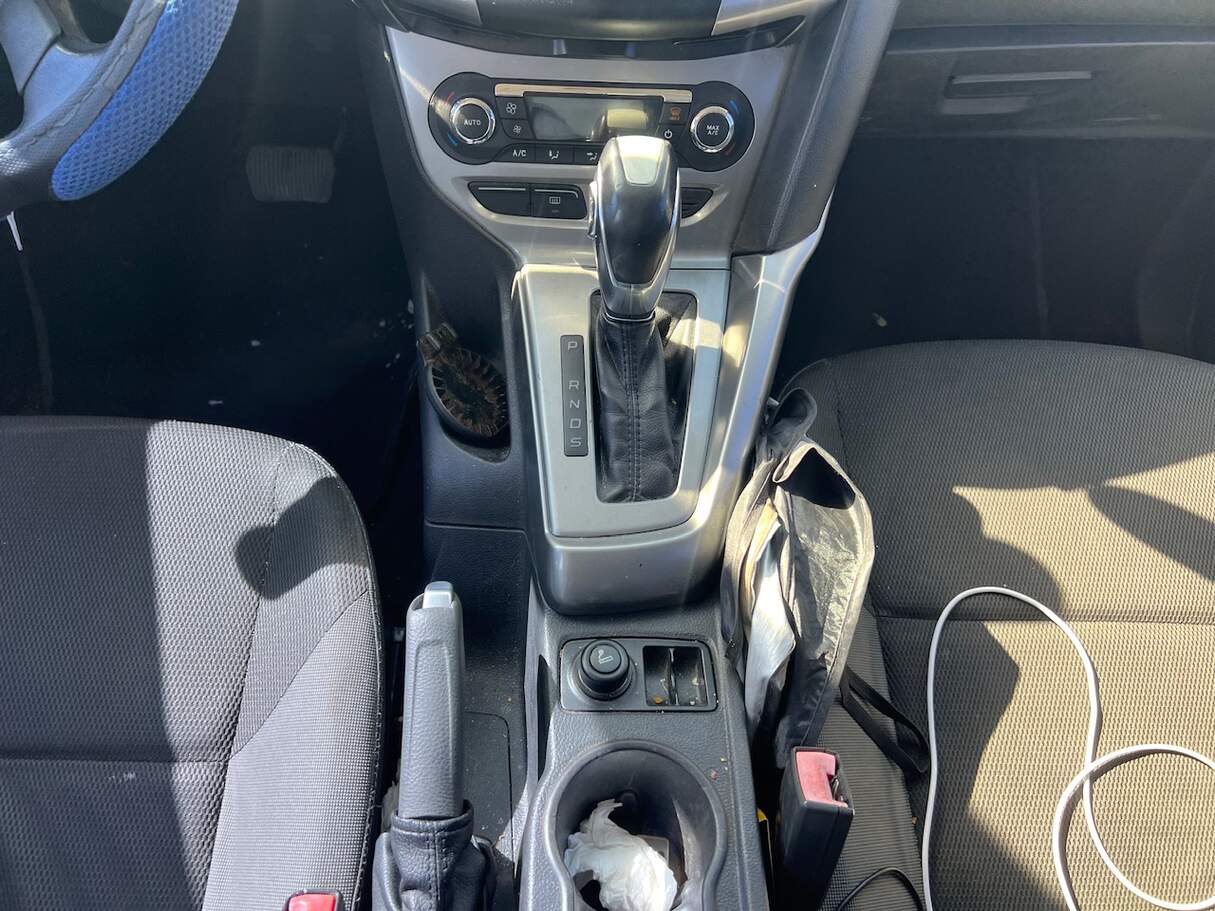 Car image 15
