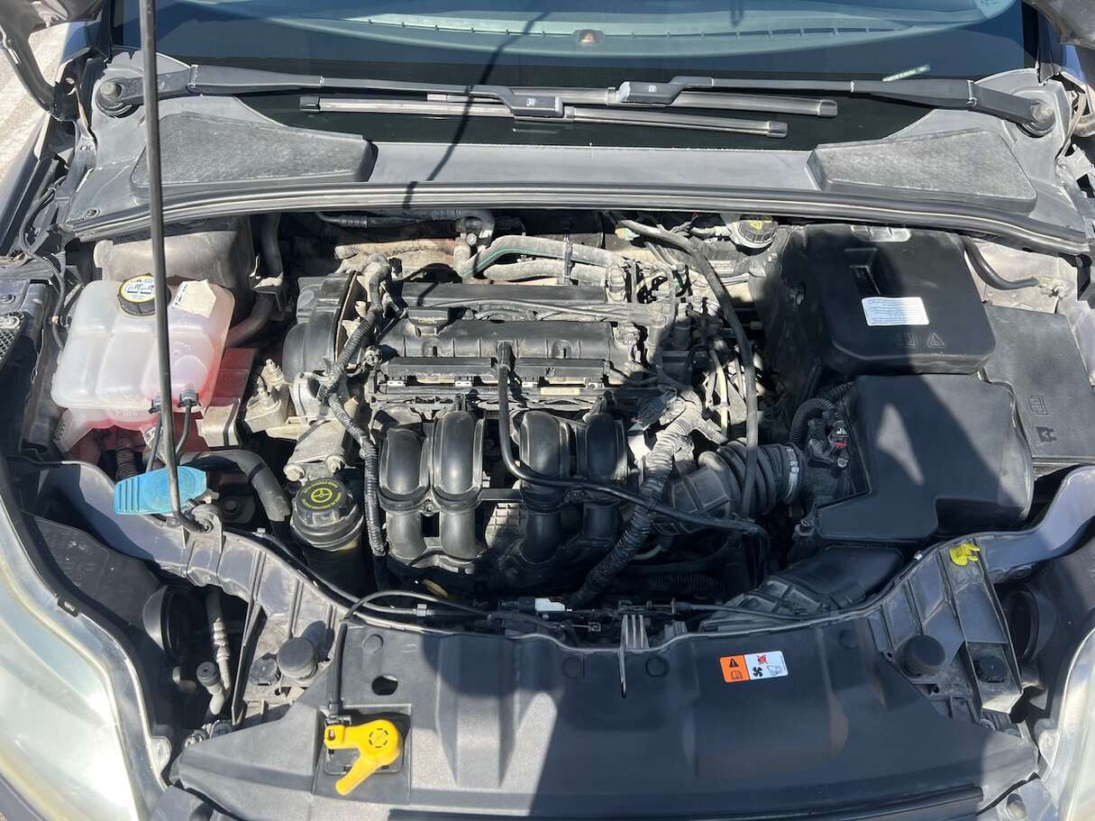 Car image 25