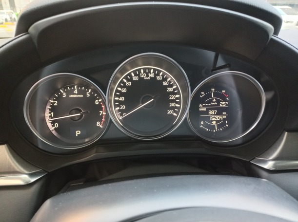 Car image 18