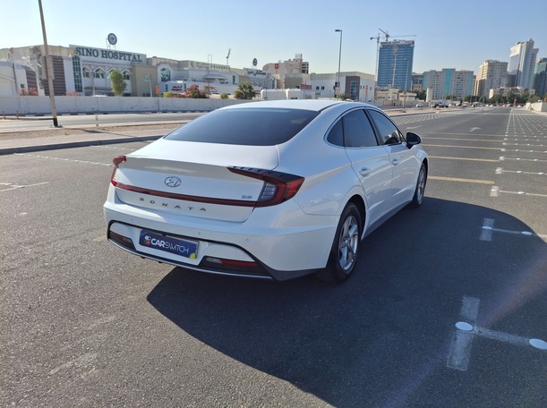 Car image 5