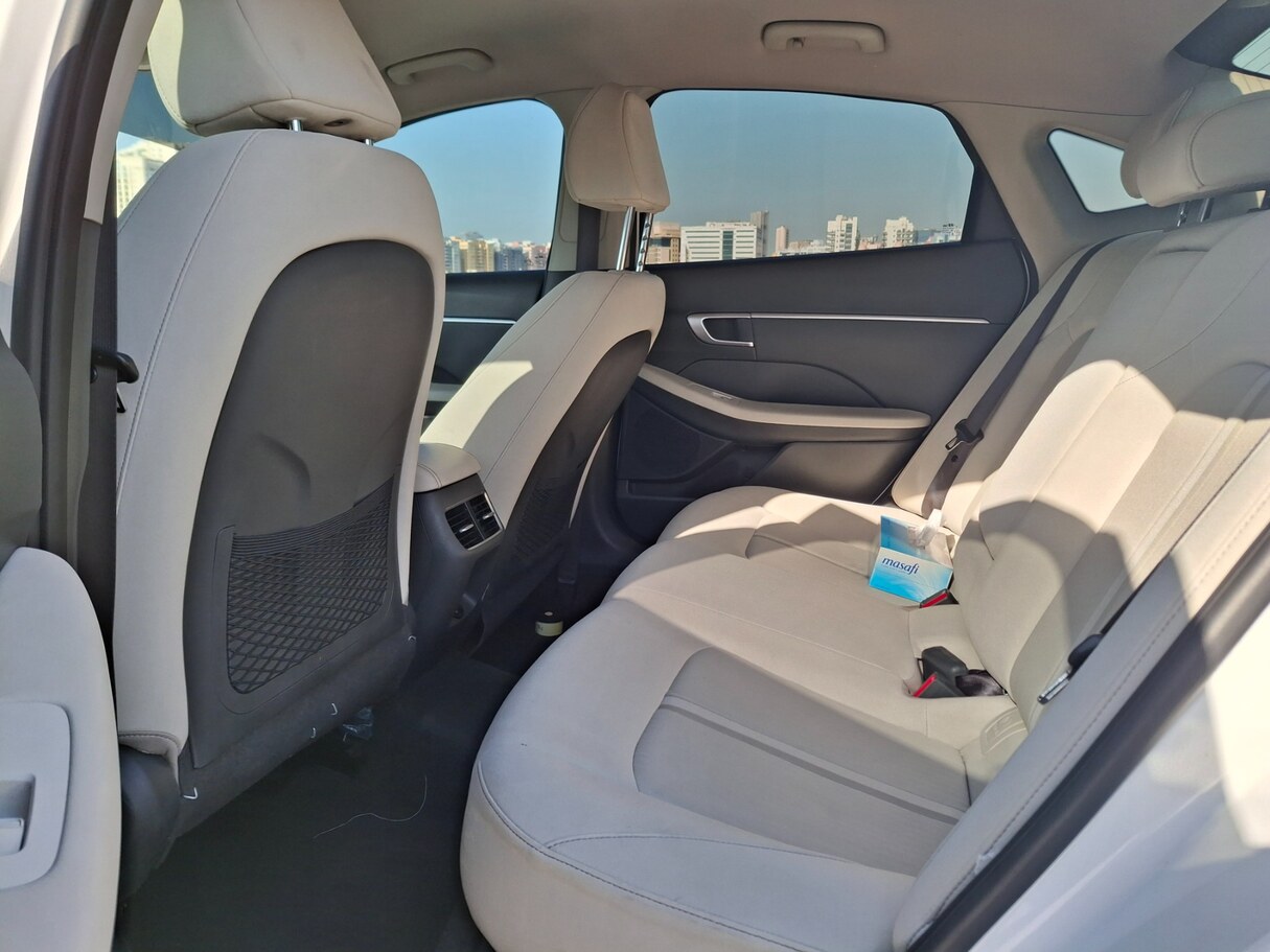 Car image 13