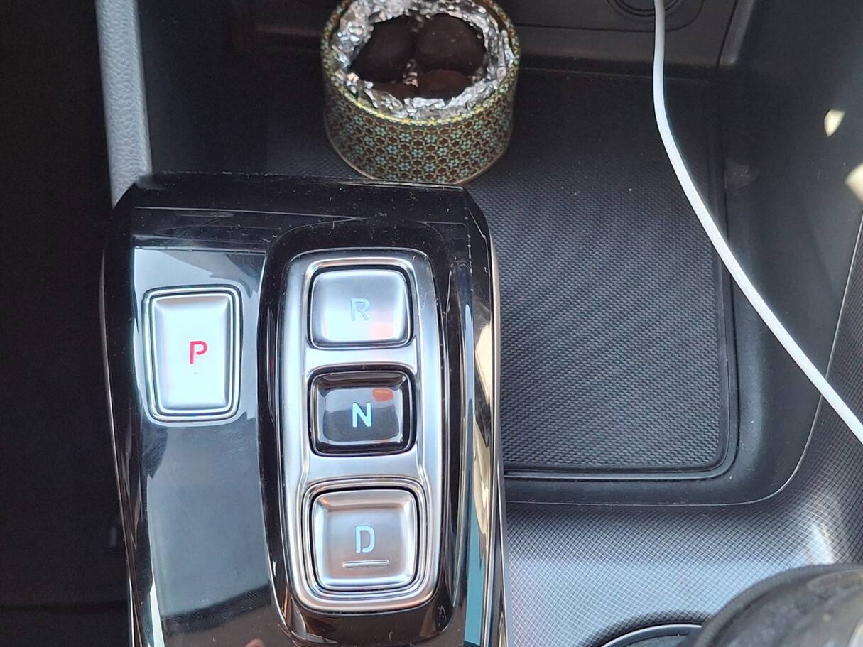Car image 24