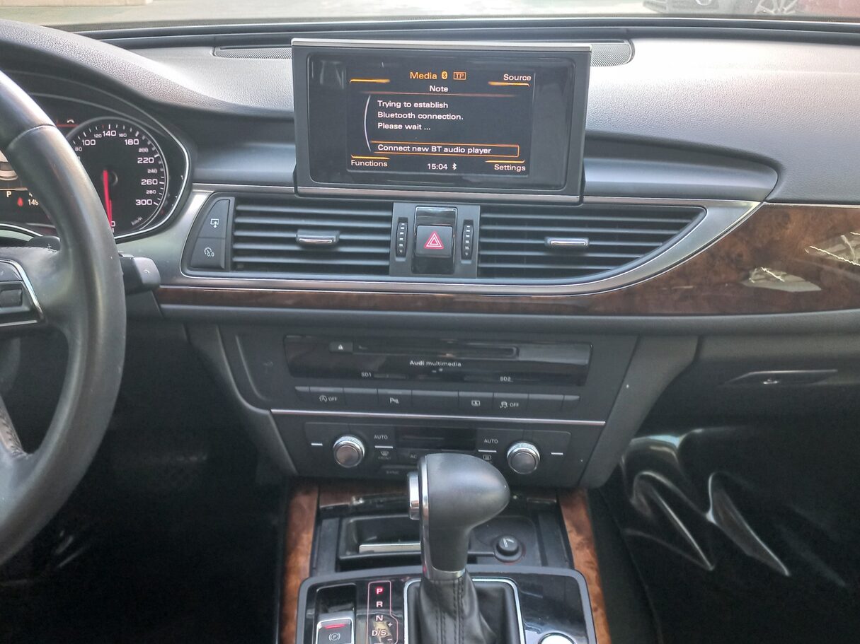 Car image 16