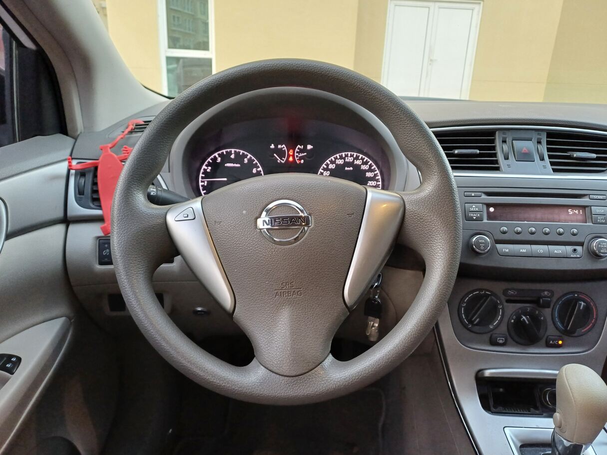 Car image 17