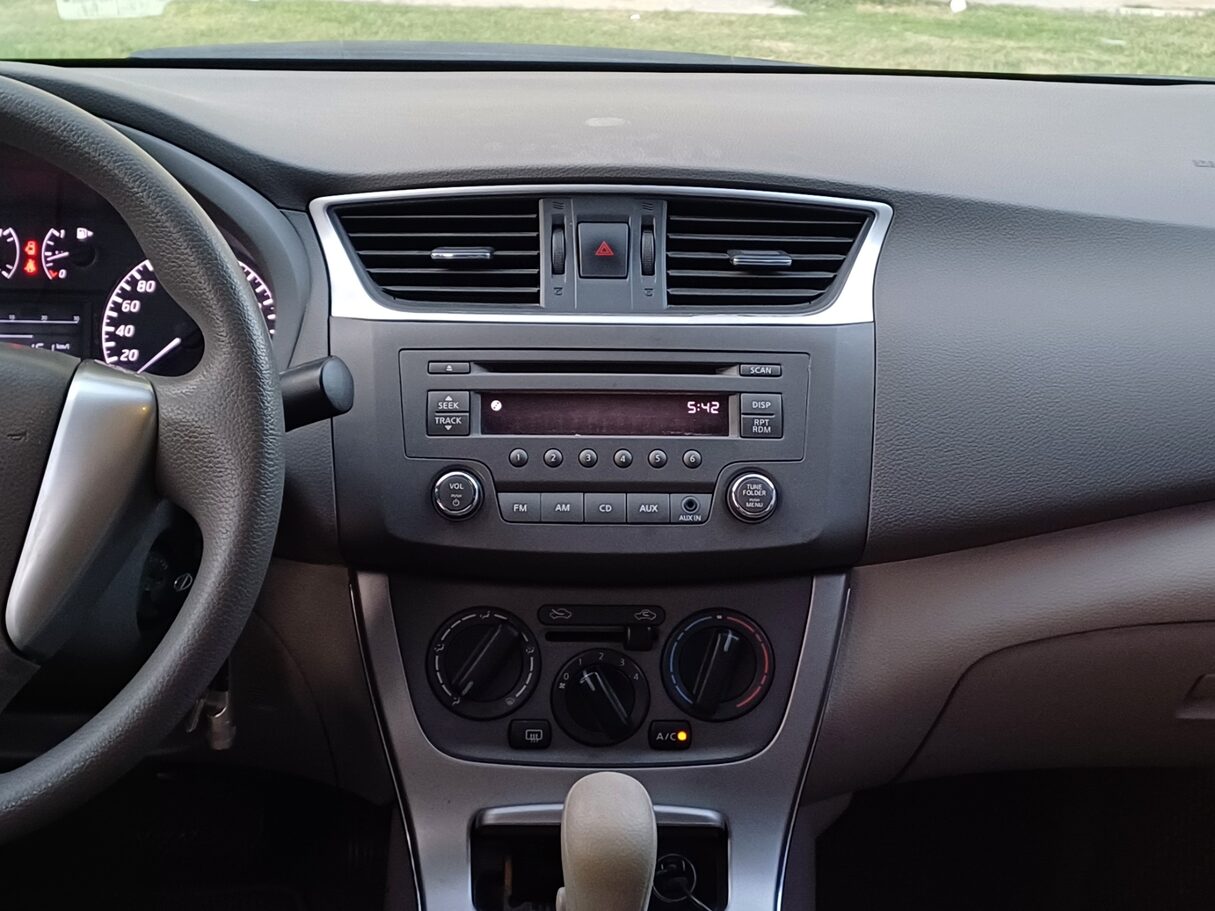 Car image 16