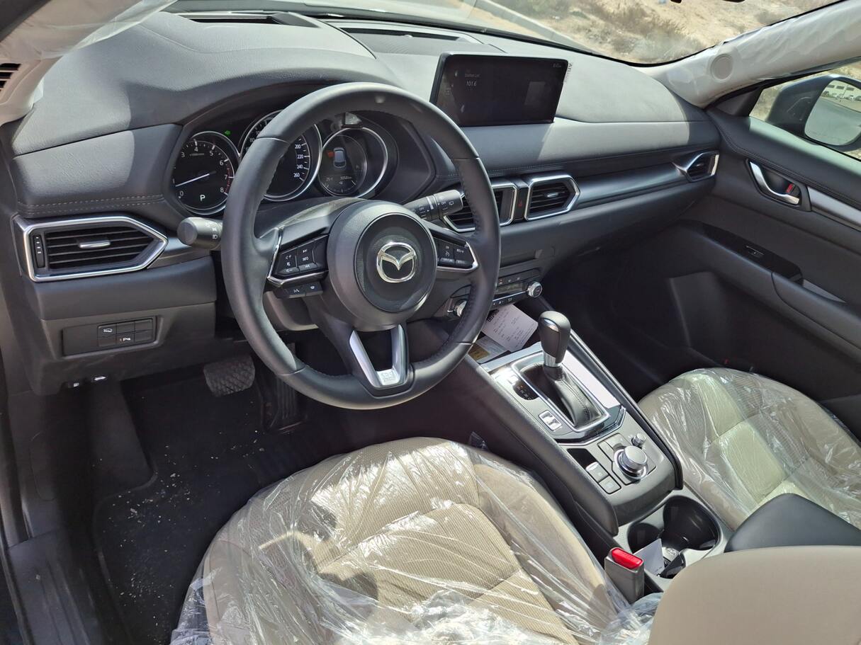 Car image 11