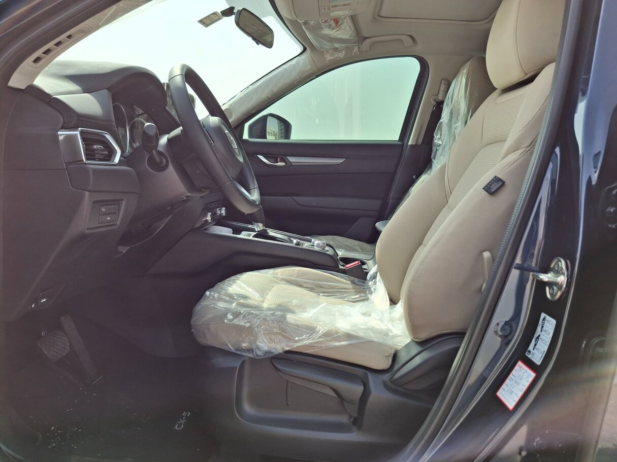 Car image 12