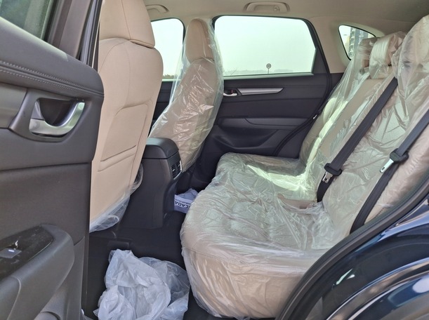 Car image 13
