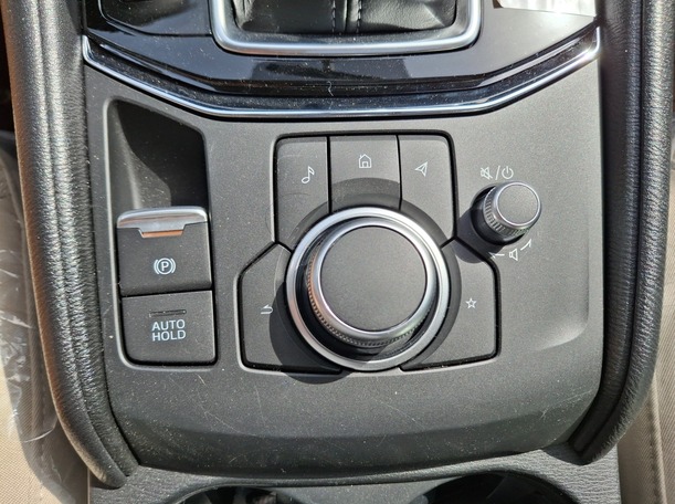 Car image 25