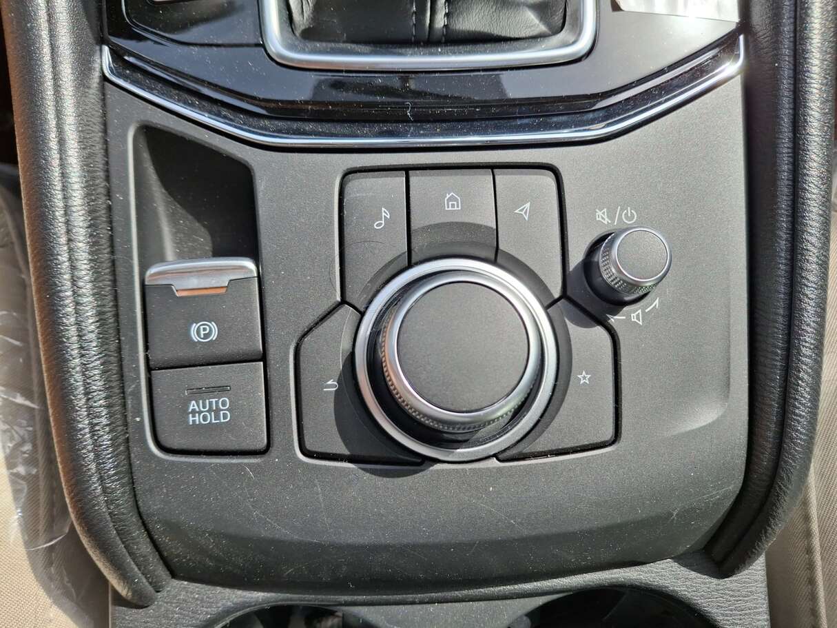 Car image 25
