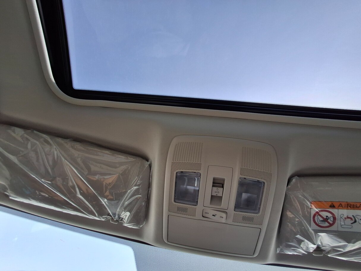 Car image 26