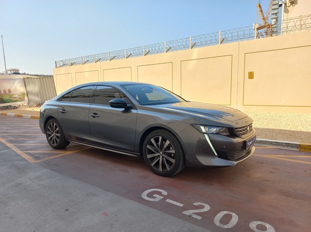 Car image 3