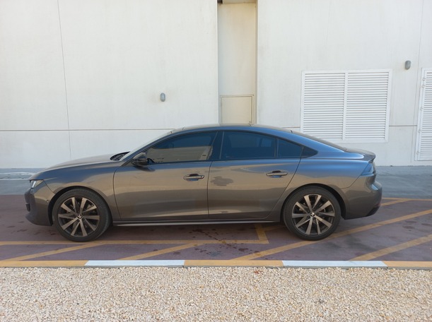 Car image 8