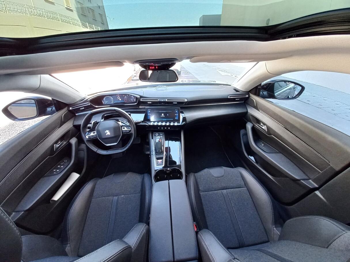 Car image 14