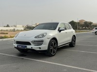 Used 2013 Porsche Cayenne for sale in Abu Dhabi