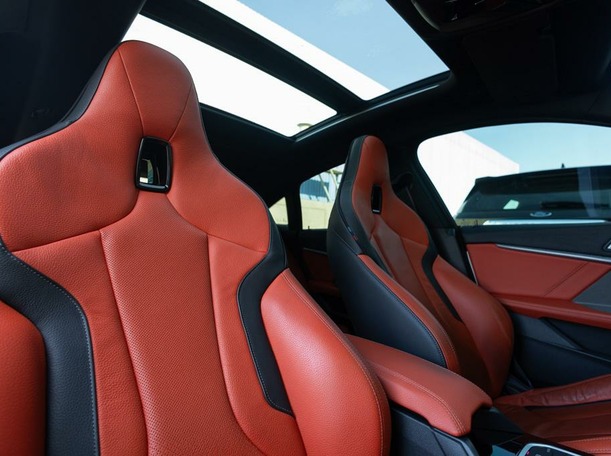 Car image 19