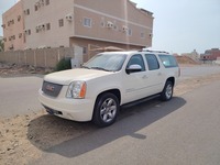 Used 2013 GMC Yukon for sale in Jeddah