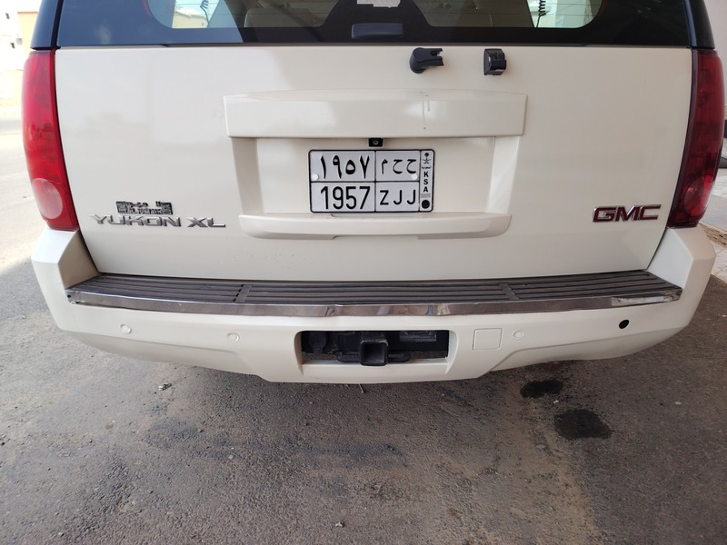 Used 2013 GMC Yukon for sale in Jeddah