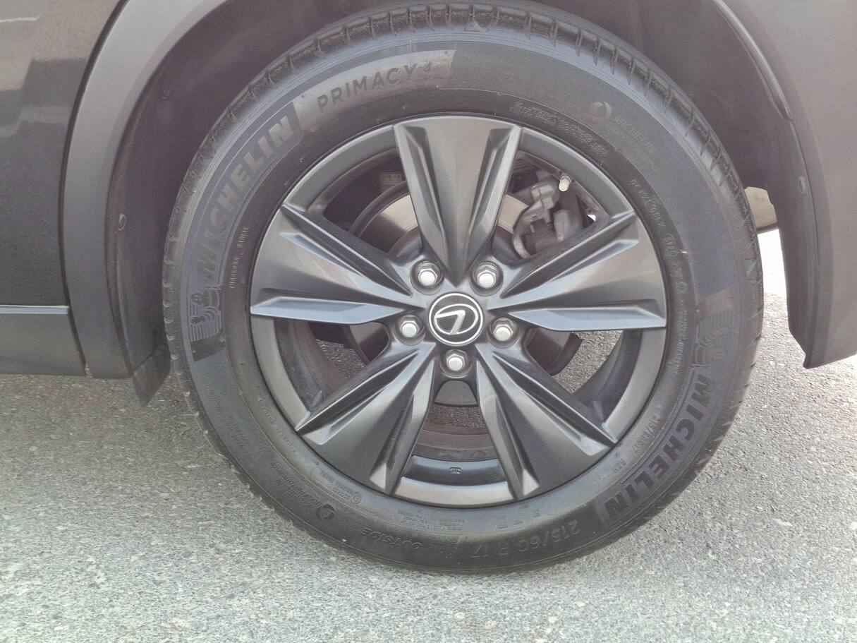 Car image 9