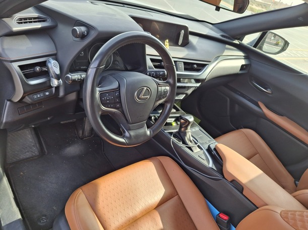 Car image 11