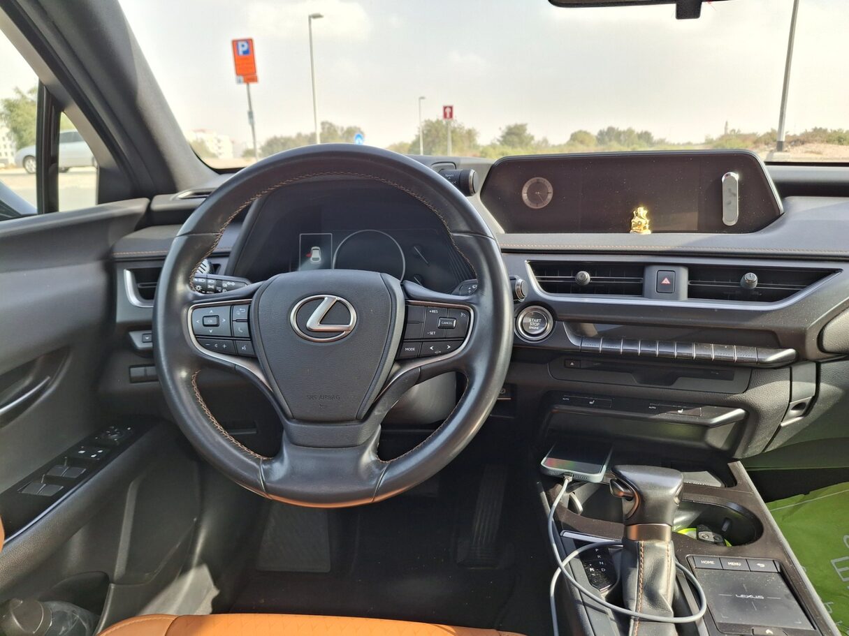 Car image 18