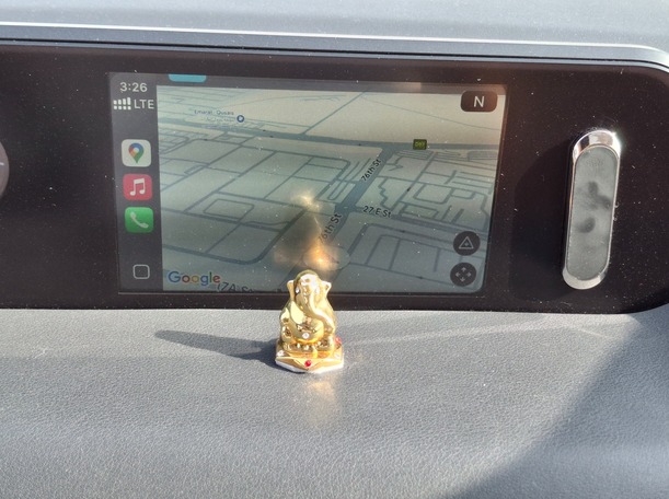 Car image 27
