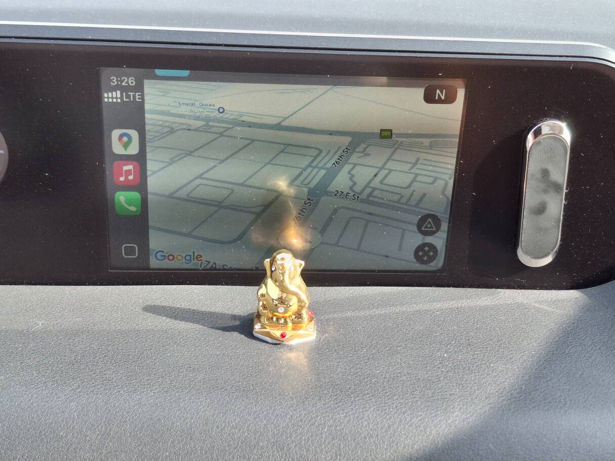 Car image 27