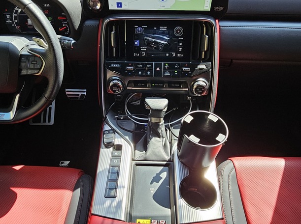 Car image 15
