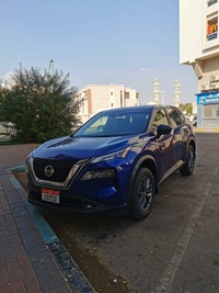 مستعمله 2021 نيسان روج للبيع فى العين