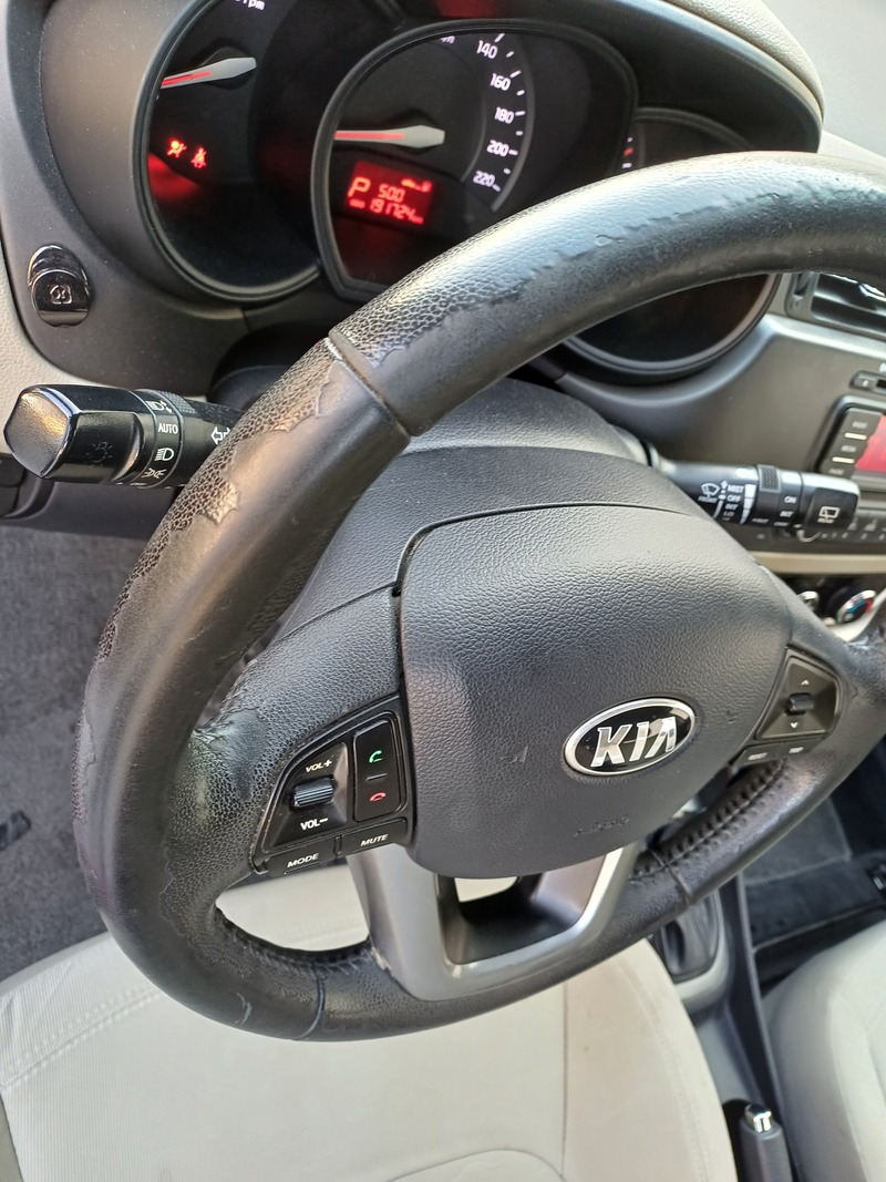 Used 2014 Kia Rio for sale in Dubai