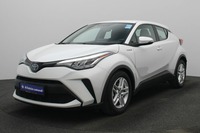 Used 2023 Toyota C-HR for sale in Abu Dhabi