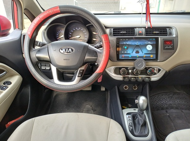 Car image 15