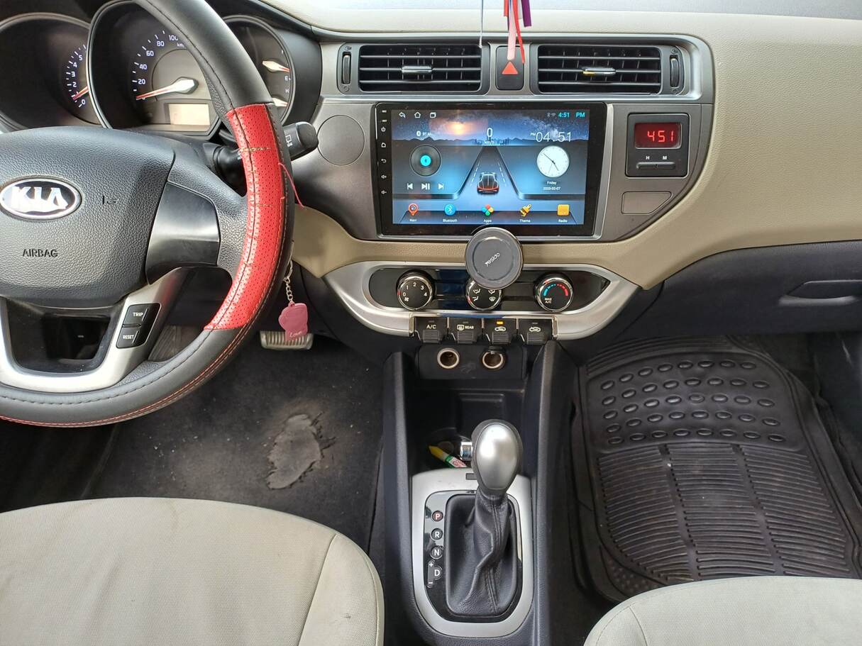 Car image 17