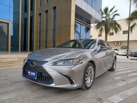 Used 2021 Lexus ES300 for sale in Riyadh