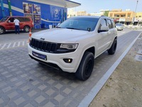 مستعمله 2015 جيب جراند شيروكي للبيع فى الشارقة