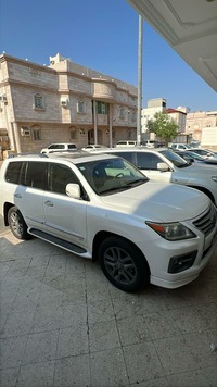 Used 2013 Lexus LX570 for sale in Mecca