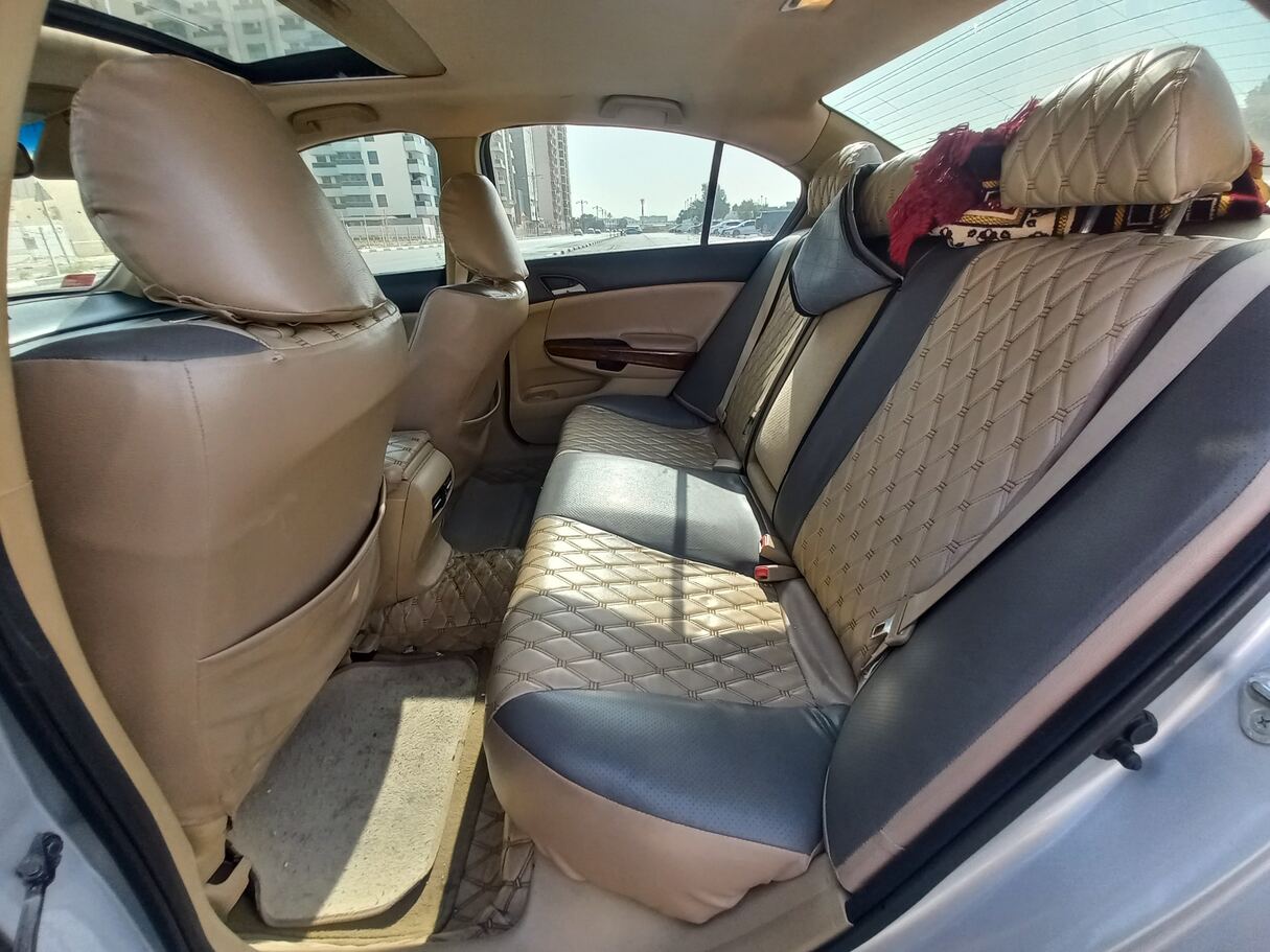 Car image 13