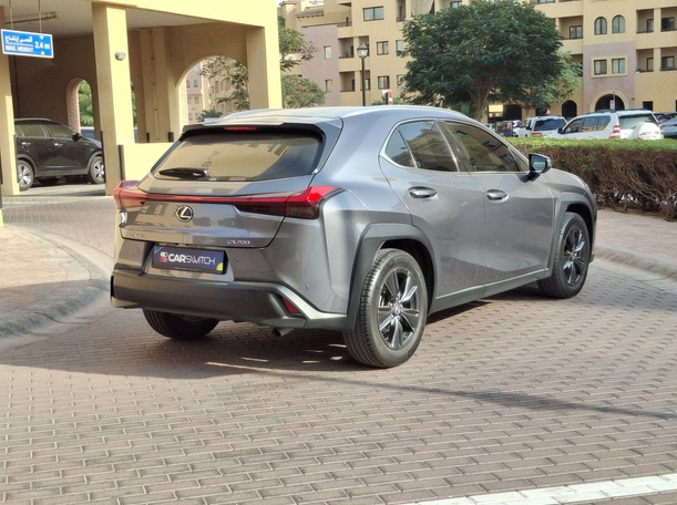 Car image 4