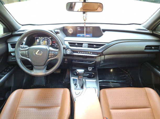 Car image 13