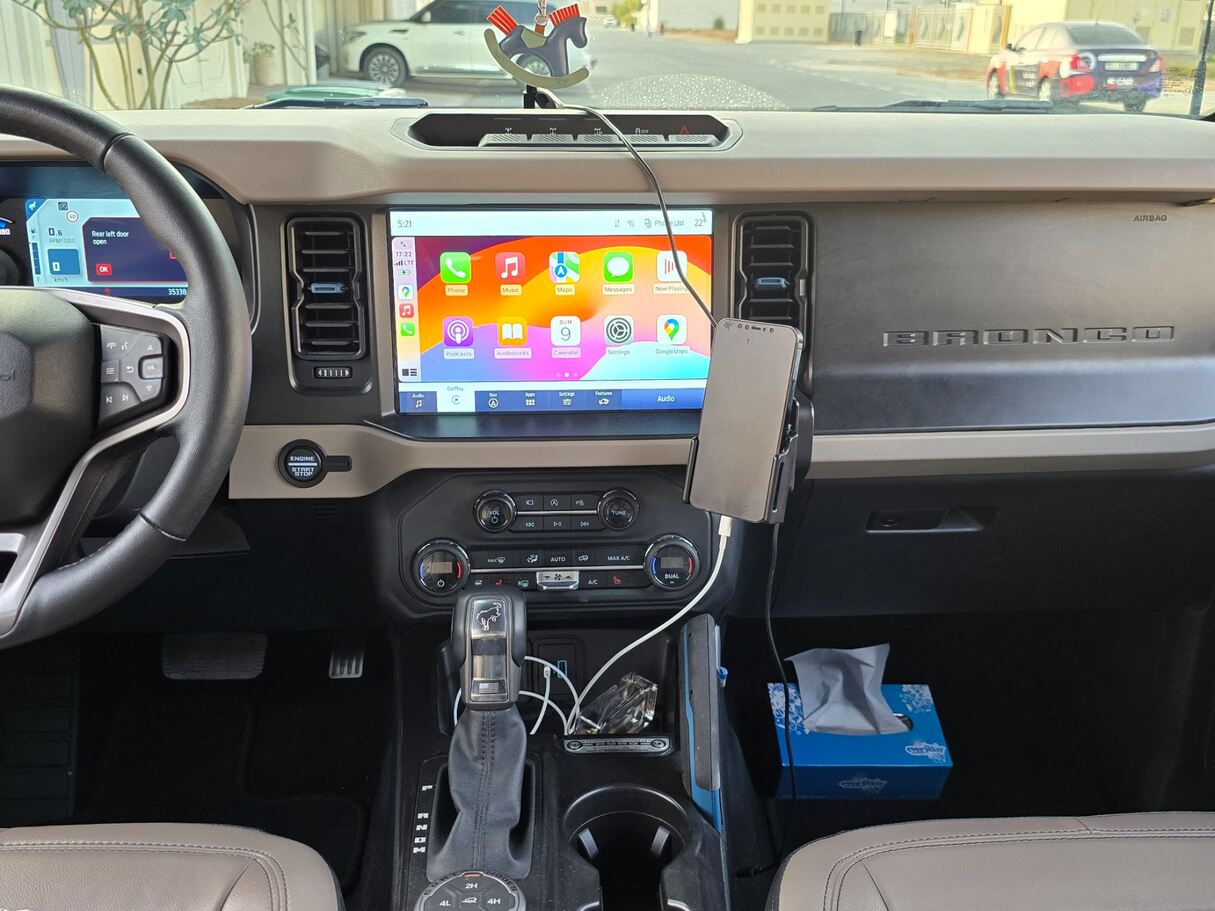 Car image 14