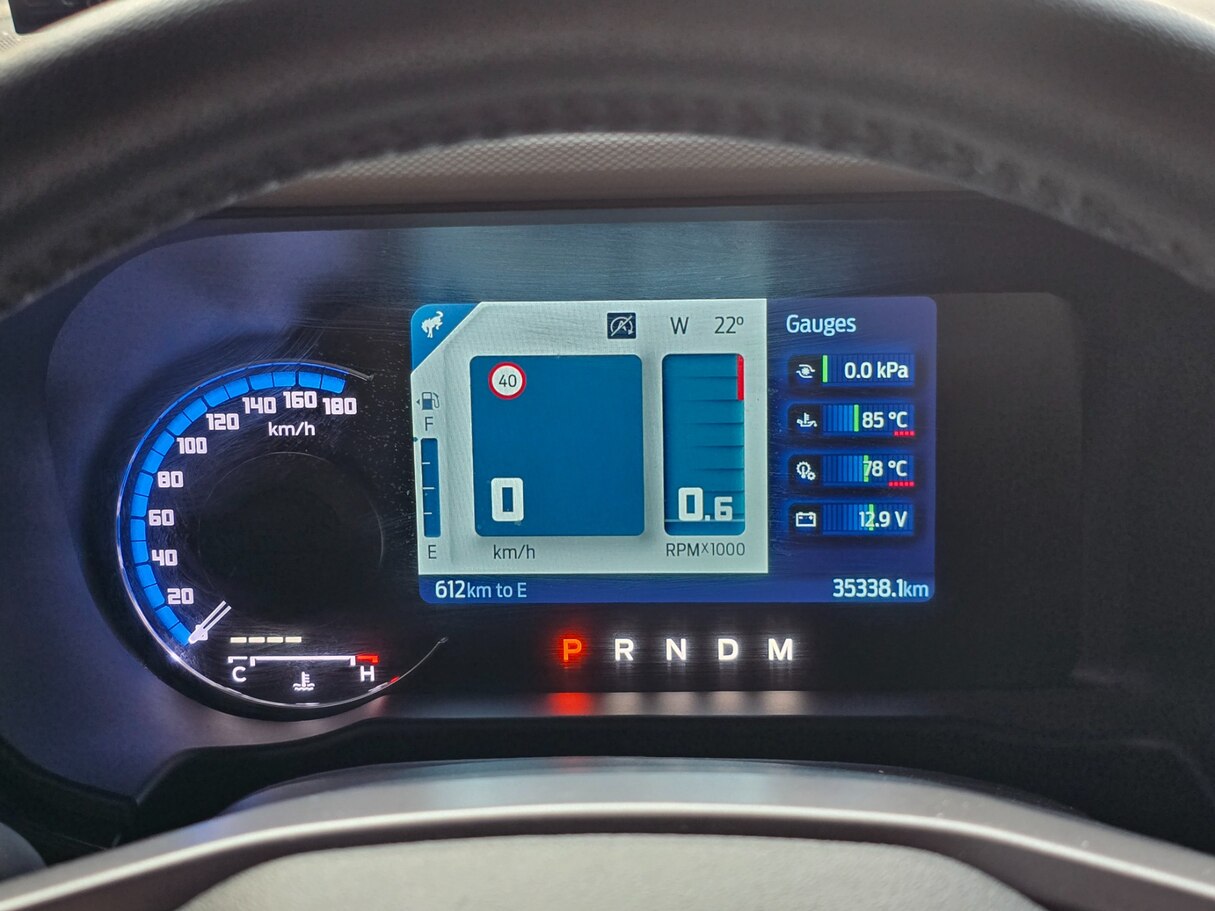 Car image 18
