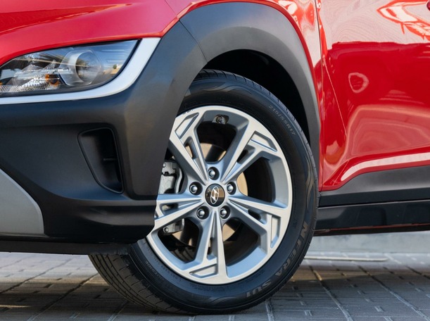 Car image 10