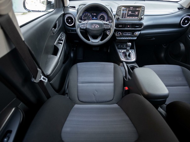 Car image 15