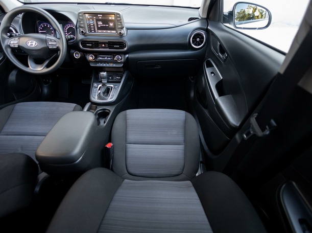 Car image 16