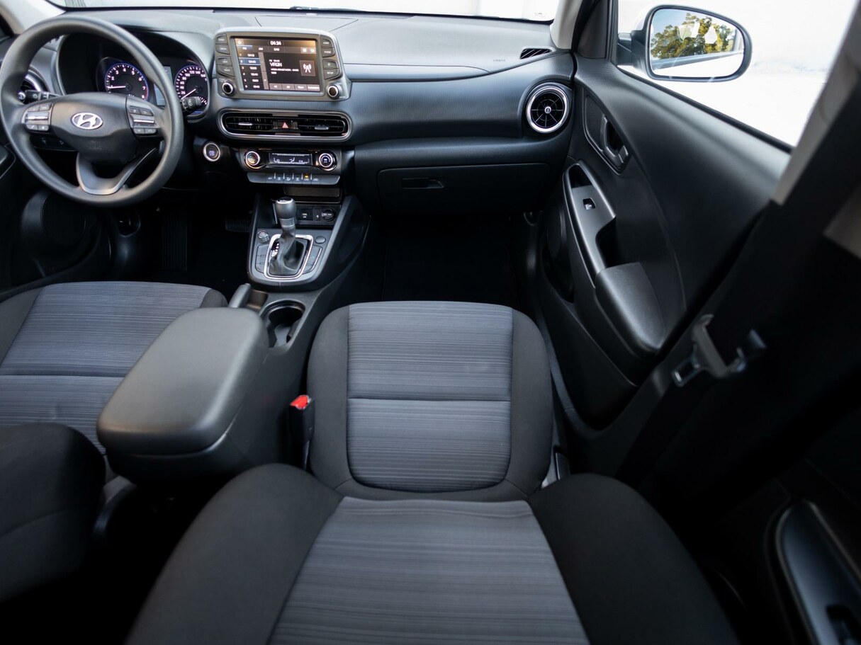 Car image 16