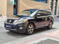 Used 2014 Nissan Pathfinder for sale in Dubai